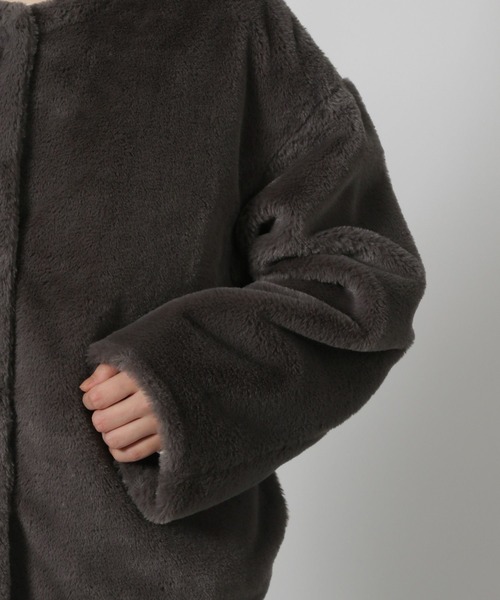 LAKOLE（ラコレ）の「ノーカラーファーブルゾン / 135667（ブルゾン・レディース・チャコール/アイボリー・MEDIUM/SMALL）」の19枚目の写真