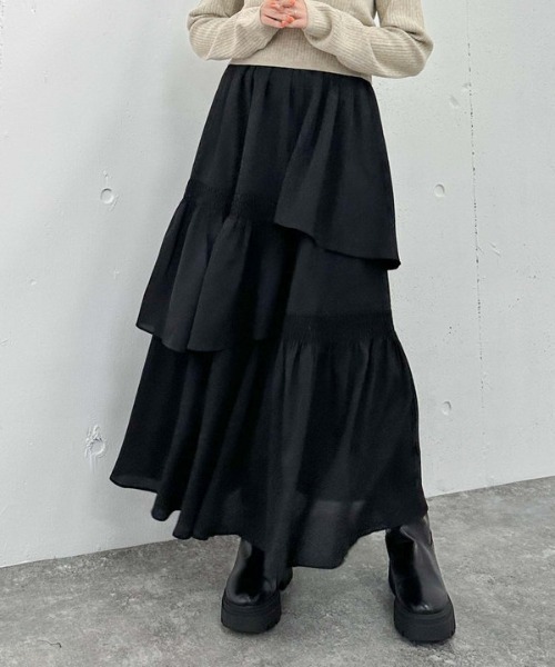 archives(アルシーヴ)の「マットサテンシャーリングティアードスカート(スカート・レディース・グレー/ブラウン/アイボリー/ブラック・MEDIUM)」の3枚目の写真