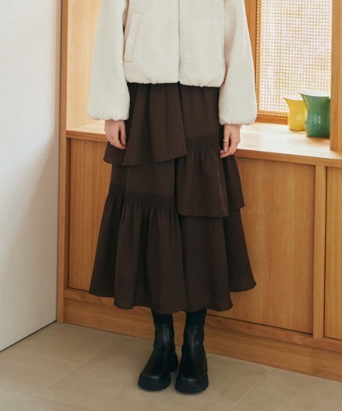 archives(アルシーヴ)の「マットサテンシャーリングティアードスカート(スカート・レディース・グレー/ブラウン/アイボリー/ブラック・MEDIUM)」の15枚目の写真