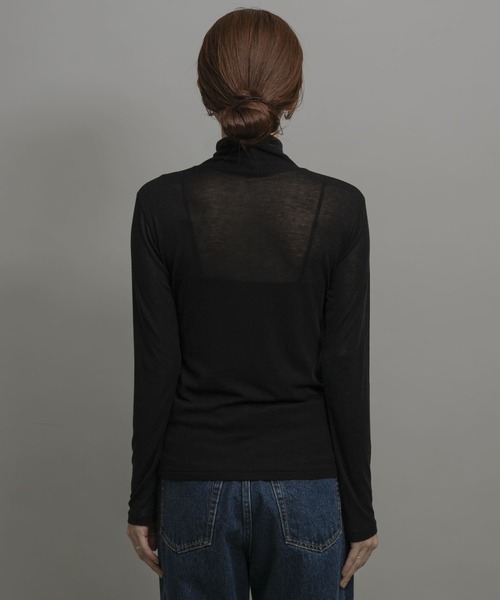 URBAN RESEARCH Sonny Label（アーバンリサーチサニーレーベル）の「ライトシアーハイネックプルオーバー（Tシャツ/カットソー・レディース・オフホワイト/ブラック/ブラウン系その他・FREE）」の22枚目の写真