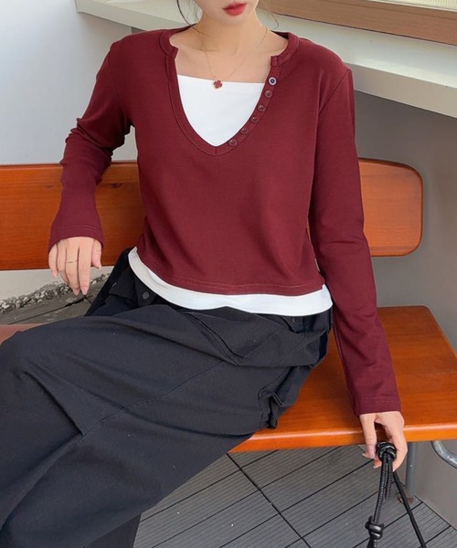 aimoha(アイモハ)の「ボタン付きVネックレイヤードトップス(Tシャツ/カットソー・レディース・グレー/ブラック/チョコ/カーキ/ワインレッド・FREE)」の5枚目の写真