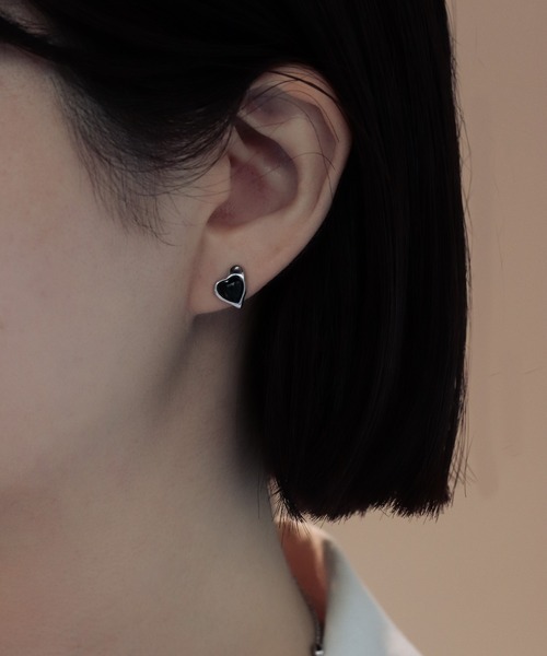 bonu.(ボヌ)の「【silver925】ミニマムハートアゲートピアス(ピアス(両耳用)・レディース・ゴールド/シルバー・FREE)」の3枚目の写真
