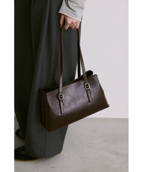 un/neu(アンノイ)の「ヴィンテージライクダブルハンドルバッグ /フェイクレザースクエアバッグ / ペットボトル収納可能(ハンドバッグ・レディース・ブラウン/キャメル/ブラック/ピンク/ブルー・FREE)」の18枚目の写真