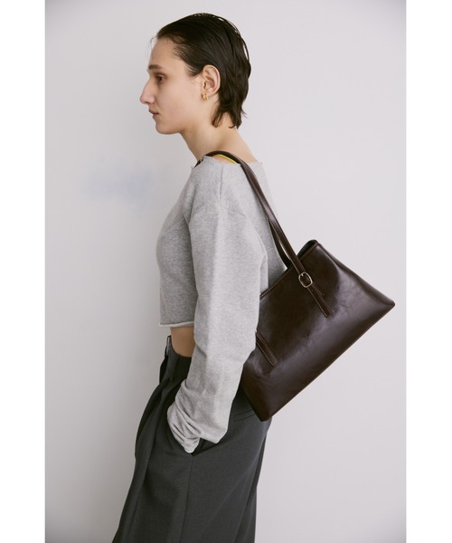 un/neu(アンノイ)の「ヴィンテージライクダブルハンドルバッグ /フェイクレザースクエアバッグ / ペットボトル収納可能(ハンドバッグ・レディース・ブラウン/キャメル/ブラック/ピンク/ブルー・FREE)」の19枚目の写真