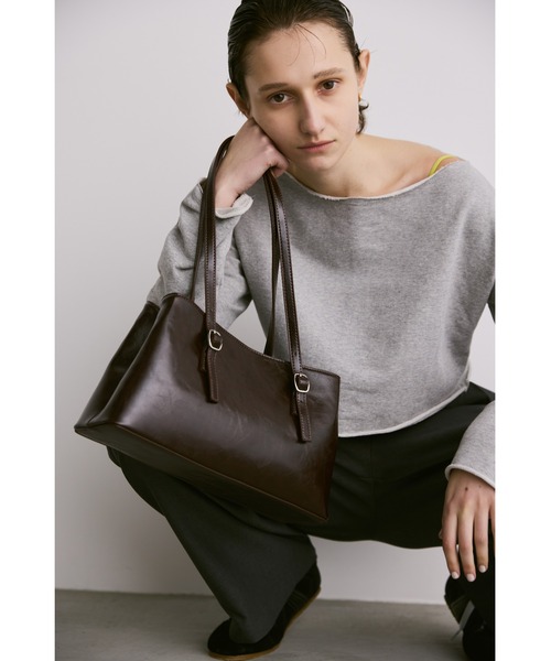 un/neu(アンノイ)の「ヴィンテージライクダブルハンドルバッグ /フェイクレザースクエアバッグ / ペットボトル収納可能(ハンドバッグ・レディース・ブラウン/キャメル/ブラック/ピンク/ブルー・FREE)」の10枚目の写真