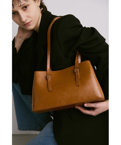 un/neu(アンノイ)の「ヴィンテージライクダブルハンドルバッグ /フェイクレザースクエアバッグ / ペットボトル収納可能(ハンドバッグ・レディース・ブラウン/キャメル/ブラック/ピンク/ブルー・FREE)」の13枚目の写真