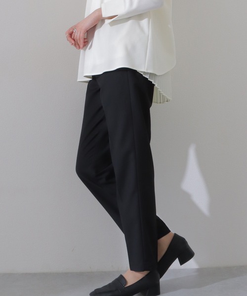 Lace Ladies(レースレディース)の「ソリッドカラー センター プリーツ入り テーパード パンツ(スラックス・レディース・グレー/ブラック/ダークグレー/ネイビー・L/M/S)」の5枚目の写真