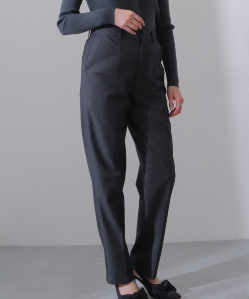 Lace Ladies(レースレディース)の「ソリッドカラー センター プリーツ入り テーパード パンツ(スラックス・レディース・グレー/ブラック/ダークグレー/ネイビー・L/M/S)」の13枚目の写真