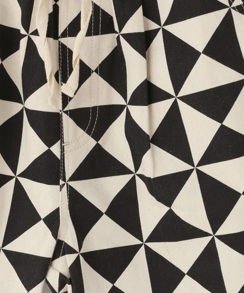 LOWRYS FARM（ローリーズファーム）の「デッキショートパンツ　 290699（その他パンツ・キッズ・オフホワイト/ホワイト×ブラック/ブラック/マルチ/グリーン/ブラウン/ピンク・110cm/120cm/130cm/140cm/150cm）」の14枚目の写真