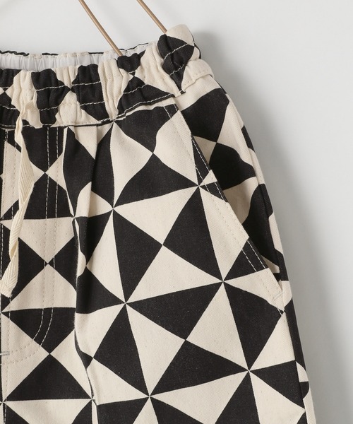 LOWRYS FARM（ローリーズファーム）の「デッキショートパンツ　 290699（その他パンツ・キッズ・オフホワイト/ホワイト×ブラック/ブラック/マルチ/グリーン/ブラウン/ピンク・110cm/120cm/130cm/140cm/150cm）」の12枚目の写真