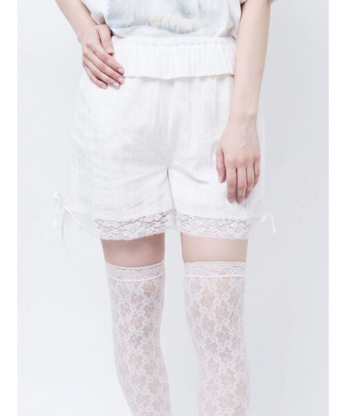 merry jenny（メリージェニー）の「デコラティブレースショートパンツ（その他パンツ・レディース・オフホワイト/グレー・FREE）」の2枚目の写真