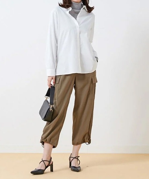 BELLUNA PLUS(ベルーナ)の「デイリーに着回せる!ベーシックシャツ(シャツ/ブラウス・レディース・オフホワイト・X-LARGE/LARGE/MEDIUM)」の2枚目の写真