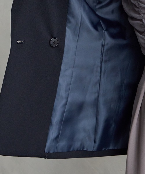 AIMER（エメ）の「ゴールドボタンテーラードジャケット（テーラードジャケット・レディース・ベージュ/ネイビー・MEDIUM）」の4枚目の写真