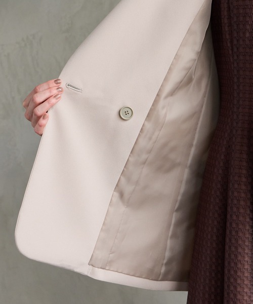 AIMER（エメ）の「ゴールドボタンテーラードジャケット（テーラードジャケット・レディース・ベージュ/ネイビー・MEDIUM）」の13枚目の写真