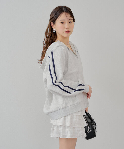 セール】ライン入りロゴフードパーカー（パーカー）｜Chico