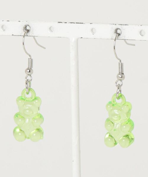 rae(レイ)の「【rae】グミベアドロップピアス(ピアス(両耳用)・レディース・ブルー/クリア/ブラック/ピンク系その他/パープル/イエロー/オレンジ/グリーン/ピンク/レッド・FREE)」の3枚目の写真