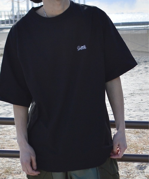 Sunny Smith(サニースミス)の「11.6ウルトラヘビーオンス Heavy Smithヤシの木柄 両面刺繍Tee(Tシャツ/カットソー・メンズ・ブラック/チャコールグレー・MEDIUM/LARGE)」の8枚目の写真
