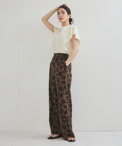 le cercle ADAM ET ROPE'（ルセルクルアダムエロペ）の「リネンライクフラワープリントイージーパンツ（その他パンツ・レディース・イエロー系/ブラウン・FREE）」の8枚目の写真