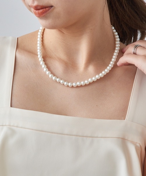 MAISON BREEZE(メゾンブリーズ)の「【MAISON BREEZE】7mmパール ショートネックレス OSWY(ネックレス・レディース・ホワイト・FREE)」の3枚目の写真