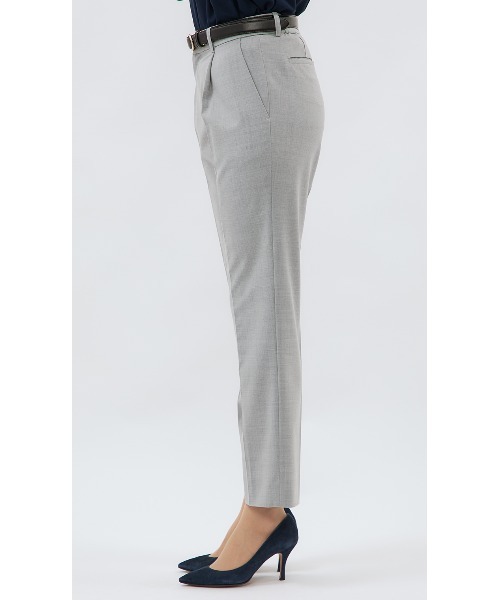 AOYAMA（アオヤマ）の「【超ストレッチ・洗える・UVカット】ワンタックテーパードパンツ/グレー｜オフィス＆通勤＆入卒＆オケージョン｜セットアップ着用可〈大きいサイズあり〉（スーツパンツ・レディース・ライトグレー・11号/9号/13号/15号/7号/5号/17号）」の13枚目の写真