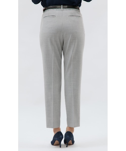 AOYAMA（アオヤマ）の「【超ストレッチ・洗える・UVカット】ワンタックテーパードパンツ/グレー｜オフィス＆通勤＆入卒＆オケージョン｜セットアップ着用可〈大きいサイズあり〉（スーツパンツ・レディース・ライトグレー・11号/9号/13号/15号/7号/5号/17号）」の14枚目の写真