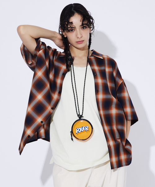 POLeR(ポーラー)の「【POLeR/ポーラー】PVC PVC ROUND POUCH/PVCマルチラウンドポーチ/ユニセックス(ショルダーバッグ・メンズ・オレンジ/ブラック/クリア/イエロー・フリー)」の3枚目の写真