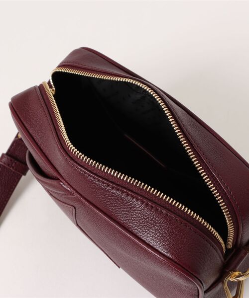 GOLDEN GOOSE（ゴールデングース）の「Star Bag レザー（ワインレッド） トーン・オン・トーンスター（ショルダーバッグ・レディース・ワインレッド・U）」の8枚目の写真