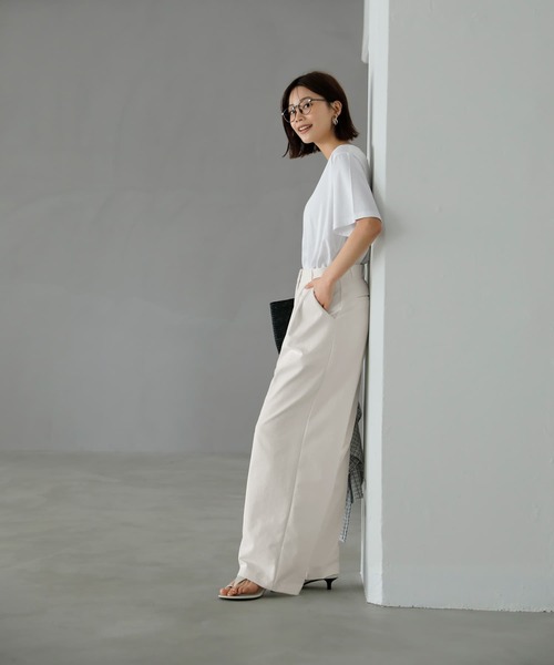 STYLE DELI(スタイルデリ)の「デコルテが開いたヌケ感5分袖Tシャツ(Tシャツ/カットソー・レディース・ホワイト/ブラック/イエロー・FREE)」の18枚目の写真