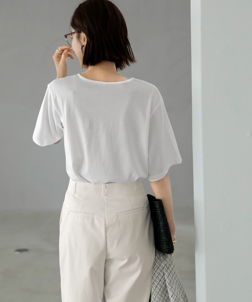 STYLE DELI(スタイルデリ)の「デコルテが開いたヌケ感5分袖Tシャツ(Tシャツ/カットソー・レディース・ホワイト/ブラック/イエロー・FREE)」の16枚目の写真