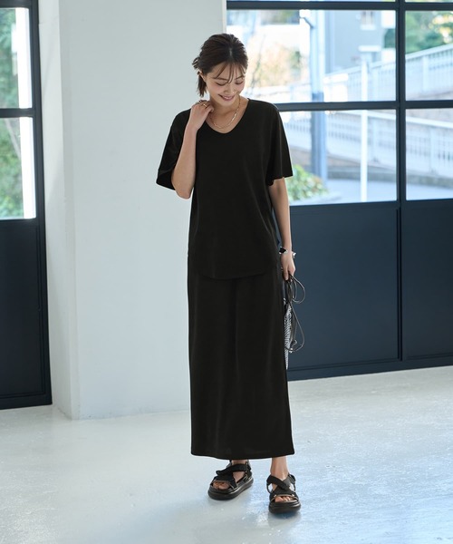 STYLE DELI(スタイルデリ)の「デコルテが開いたヌケ感5分袖Tシャツ(Tシャツ/カットソー・レディース・ホワイト/ブラック/イエロー・FREE)」の11枚目の写真