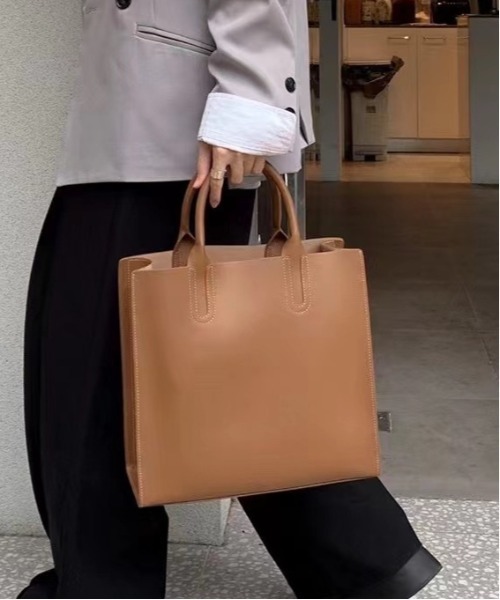 NiiNa(ニーナ)の「【 NiiNa / ニーナ 】【高品質牛革】2wayスクエアハンドトートバッグ(トートバッグ・レディース・ダークブラウン/ブラック/ブルー・FREE)」の11枚目の写真