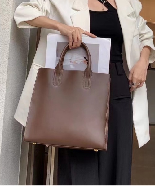 NiiNa(ニーナ)の「【 NiiNa / ニーナ 】【高品質牛革】2wayスクエアハンドトートバッグ(トートバッグ・レディース・ダークブラウン/ブラック/ブルー・FREE)」の10枚目の写真