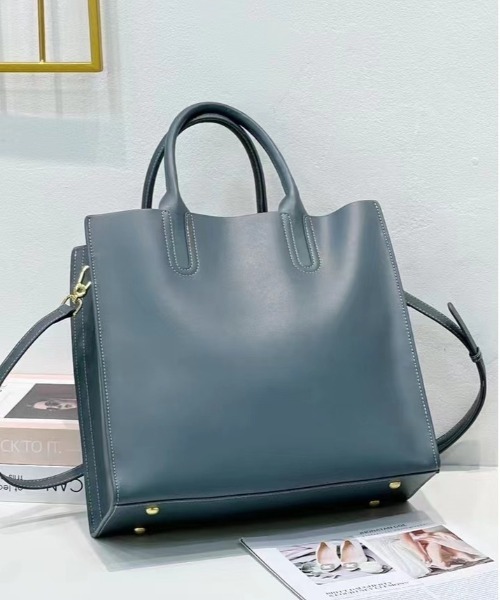 NiiNa(ニーナ)の「【 NiiNa / ニーナ 】【高品質牛革】2wayスクエアハンドトートバッグ(トートバッグ・レディース・ダークブラウン/ブラック/ブルー・FREE)」の7枚目の写真