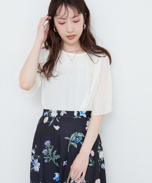 ☆美品　シーマリー cccmalie 半袖プリーツトップス☆ シーマリー cccmalie キャップスリーブ半袖ブラウス ホワイト