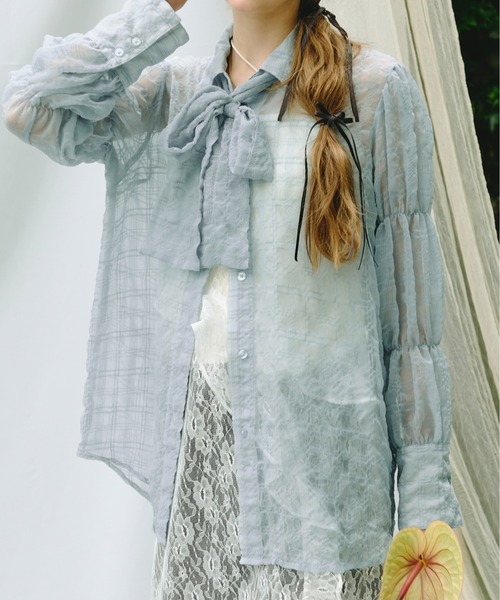 loin nuit（ロワンニュイ）の「sheer plaid ribbon shirt / シアー