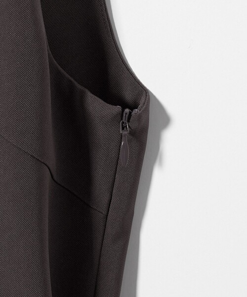 UNITED ARROWS（ユナイテッドアローズ）の「ウエストベルトオールインワン - ウォッシャブル -（つなぎ/オールインワン・レディース・ダークグレー/ブラック・36/38）」の14枚目の写真