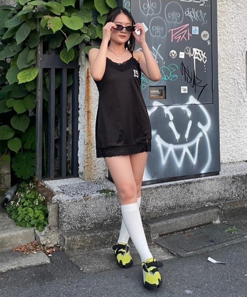 ACLENT(アクレント)の「レーストリムメッシュミニドレス(ワンピース・レディース・ブルー/ブラック/マルチ・SMALL/MEDIUM)」の20枚目の写真