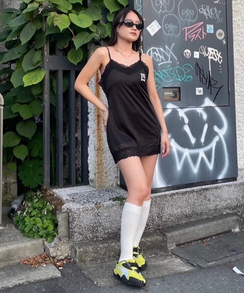 ACLENT(アクレント)の「レーストリムメッシュミニドレス(ワンピース・レディース・ブルー/ブラック/マルチ・SMALL/MEDIUM)」の21枚目の写真