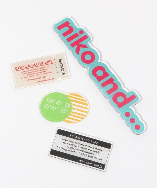 niko and...（ニコアンド）の「オリジナルニコロゴアクリルパーツ付きケース（iPhone14/15）（スマホケース/カバー・レディース・オレンジ/ライトブルー・0）」の11枚目の写真