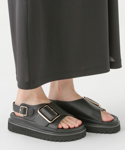 Elura（エルーラ）の「MOHIベルトサンダル《一部店舗限定》（サンダル・レディース・ホワイト/ブラック・SMALL/LARGE/MEDIUM）」の22枚目の写真