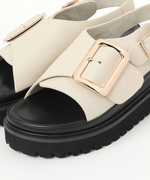 Elura（エルーラ）の「MOHIベルトサンダル《一部店舗限定》（サンダル・レディース・ホワイト/ブラック・SMALL/LARGE/MEDIUM）」の13枚目の写真