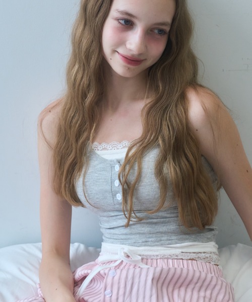 Birthday room(バースデイルーム)の「レース付レイヤードタンクトップ/layered tank top with lace(タンクトップ・レディース・ブラック/グレー・FREE)」の9枚目の写真