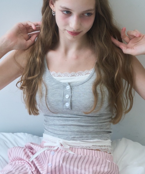 Birthday room(バースデイルーム)の「レース付レイヤードタンクトップ/layered tank top with lace(タンクトップ・レディース・ブラック/グレー・FREE)」の11枚目の写真