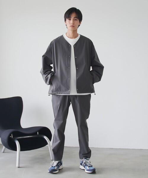 coen(コーエン)の「ハイカーテックノーカラージャケット【防シワ/ストレッチ/撥水/ウォッシャブル】(ノーカラージャケット・メンズ・ブラック/ダークブラウン/ダークグレー・S/M/L/XL)」の5枚目の写真