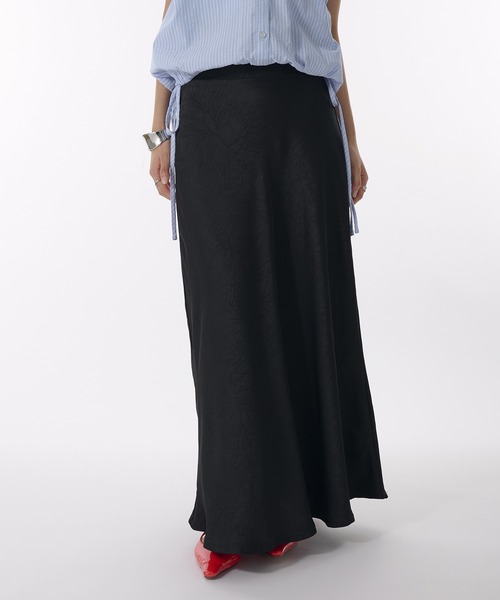 MUHET(ミュエータ)の「crinkle satin maxi skirt / クリンクルサテンマキシ丈スカート(スカート・レディース・ブラウン/ブラック/アイボリー・SMALL/MEDIUM/LARGE)」の9枚目の写真