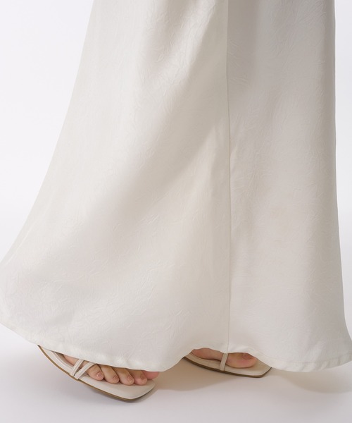 MUHET(ミュエータ)の「crinkle satin maxi skirt / クリンクルサテンマキシ丈スカート(スカート・レディース・ブラウン/ブラック/アイボリー・SMALL/MEDIUM/LARGE)」の19枚目の写真