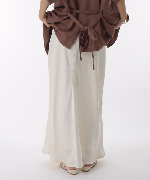 MUHET(ミュエータ)の「crinkle satin maxi skirt / クリンクルサテンマキシ丈スカート(スカート・レディース・ブラウン/ブラック/アイボリー・SMALL/MEDIUM/LARGE)」の18枚目の写真