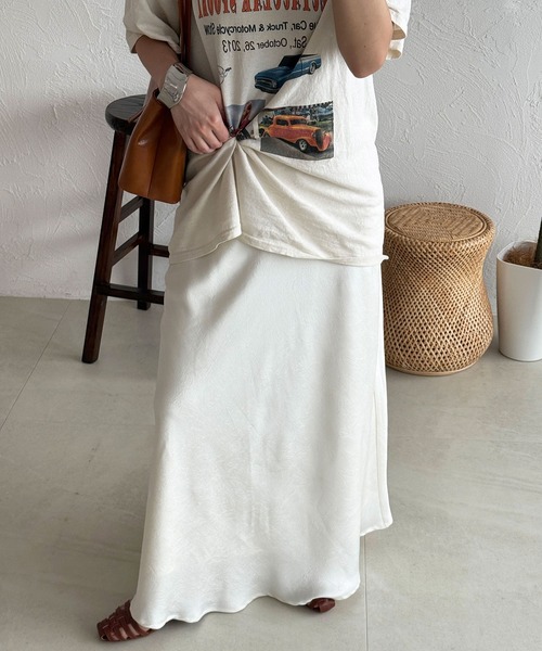 MUHET(ミュエータ)の「crinkle satin maxi skirt / クリンクルサテンマキシ丈スカート(スカート・レディース・ブラウン/ブラック/アイボリー・SMALL/MEDIUM/LARGE)」の15枚目の写真