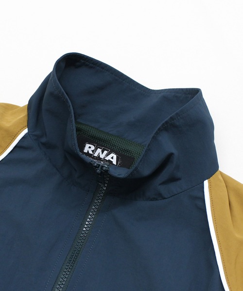 RNA（アールエヌエー）の「J2156 バイカラートラックジャケット（ナイロンジャケット・レディース・バーガンディー/グリーン×オレンジ/ブラック×グレー・MEDIUM）」の22枚目の写真