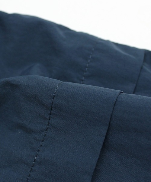 RNA（アールエヌエー）の「J2156 バイカラートラックジャケット（ナイロンジャケット・レディース・バーガンディー/グリーン×オレンジ/ブラック×グレー・MEDIUM）」の11枚目の写真